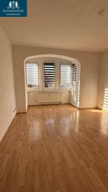 Schlafzimmer - Charmante 4-Zimmer-Erdgeschosswohnung mit Erker in Magdeburg
