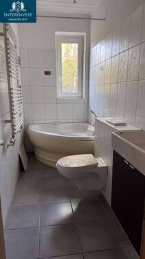 Badezimmer - Etagenwohnung mit 79,90 m&sup2; in Magdeburg zur Miete