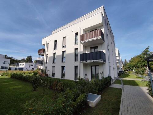 Bild 1 - *Traumhafte 4-Zimmer-Wohnung mit 2 Balkonen in Coswig - Modern & Neuwertig!*