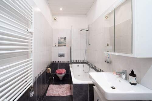 Bad.jpg - Etagenwohnung mit 78,90 m² in Bochum zum Kaufen