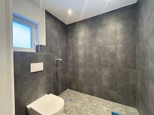  Duschbad - Reihenendhaus mit 120,00 m&sup2; in Rosengarten - Vahrendorf zur Miete