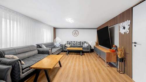 1. OG Wohnzimmer 1 - 7 Zimmer Einfamilienhaus in Scheer