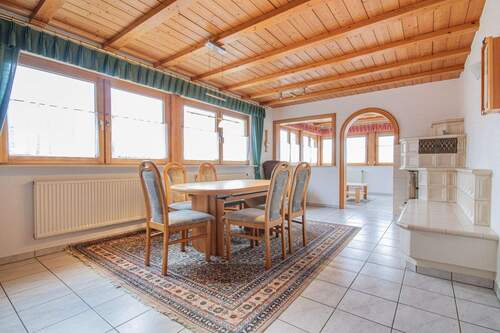 Wohnen - 9 Zimmer Mehrfamilienhaus, Wohnhaus zum Kaufen in Wutöschingen