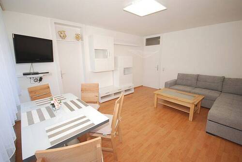 Wohnzimmer - 3 Zimmer Etagenwohnung zum Kaufen in Bad Reichenhall