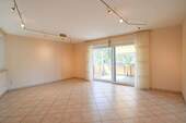 Wohnzimmer - 3 Zimmer Etagenwohnung zum Kaufen in Dormagen