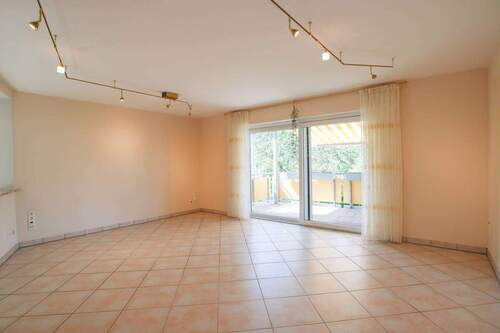 Wohnzimmer - 3 Zimmer Etagenwohnung zum Kaufen in Dormagen