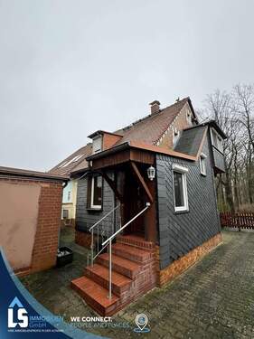 4 - Einfamilienhaus im außergewöhnlichen Stil nahe der Elbe