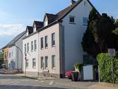 Hausansicht: Moltkestraße 4 - Gemütliche, helle Dachgeschosswohnung! Sofort frei!