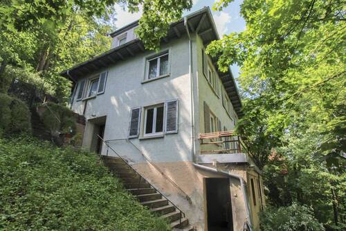 Hausansicht Bild 2 - Einfamilienhaus mit Einliegerwohnung und sehr großem Grundstück
