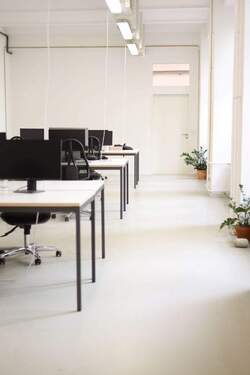 Bürofläche - Büro in Kreuzberg mit Loft-Atmosphäre und Wohnküche - All-in-Miete