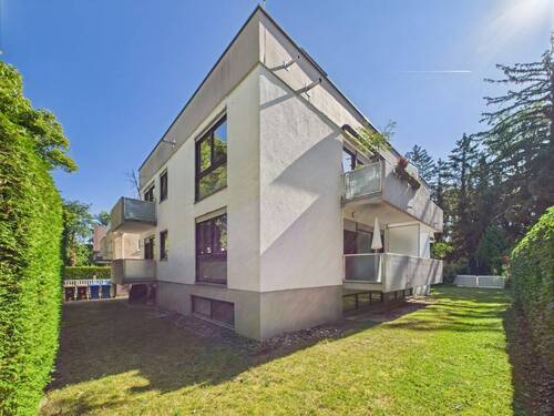 Aussenansicht - frei werdende, gut geschnittene 3 Zimmerwohnung mit 2 Balkonen in Toplage in München-Solln