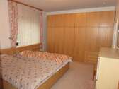 Schlafzimmer 1 im Erdgeschoss - 