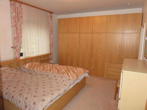 Schlafzimmer 1 im Erdgeschoss - 