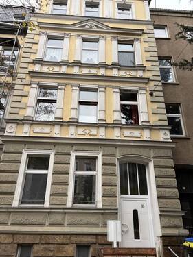 Vorderansicht - Helle 4-Raum-Wohnung in der Nähe des Steigers