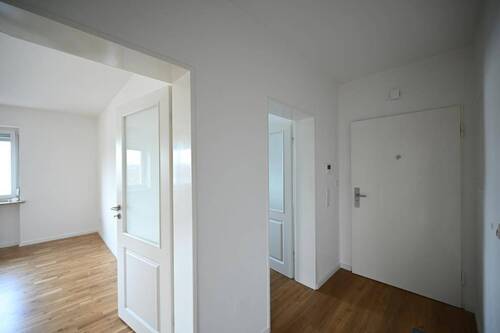 Schön renoviert - 3 Zimmer Etagenwohnung in Neumarkt