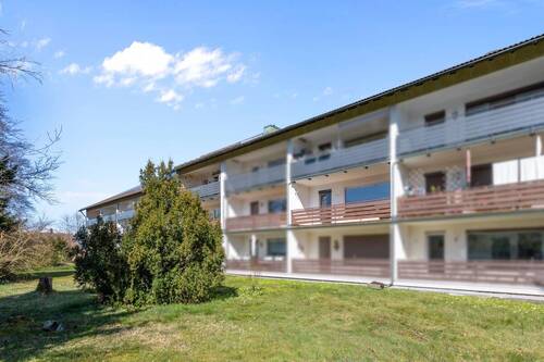 Außenansicht - Balkon - 2 Zimmer Etagenwohnung zum Kaufen in Dobel