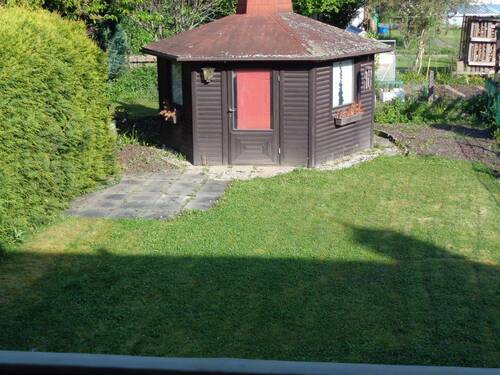 Garten mit Grillhütte - Mehrfamilienhaus, Wohnhaus mit 100,00 m&sup2; in Neuwied zum Kaufen