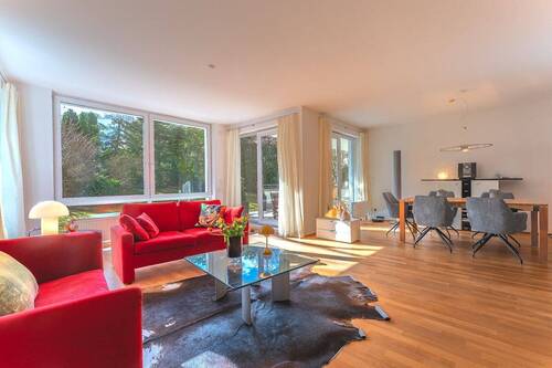 Blick vom Wohnbereich zum Essbereich - 