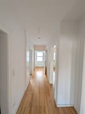 Flur Bild 1.jpg - Etagenwohnung mit 67,30 m² in Feucht zur Miete