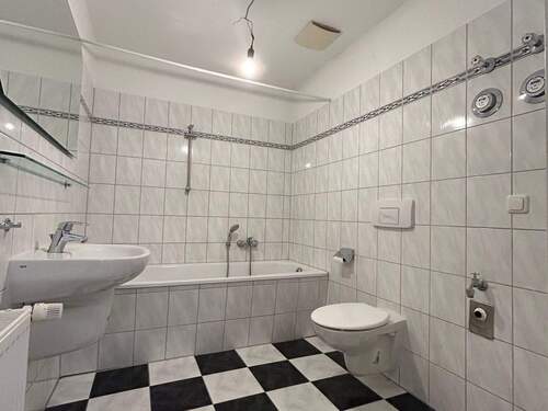 Badezimmer - 2 Zimmer Etagenwohnung in Magdeburg