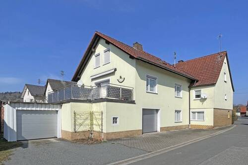 Straßenansicht - 1 Zimmer Mehrfamilienhaus, Wohnhaus zum Kaufen in Stockheim
