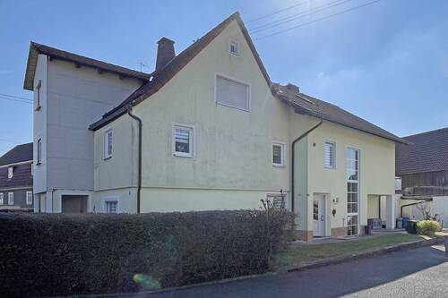 Ansicht - Mehrfamilienhaus, Wohnhaus mit 300,00 m&sup2; in Stockheim zum Kaufen