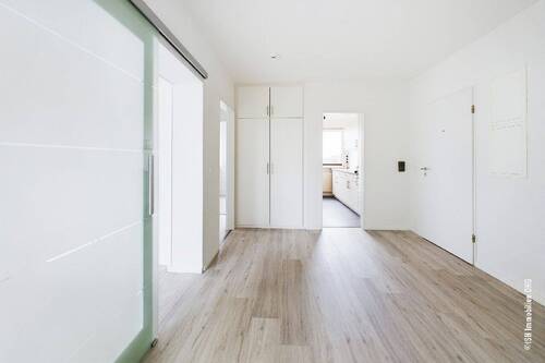 Flur - Etagenwohnung mit 75,50 m&sup2; in Neu Wulmstorf zur Miete