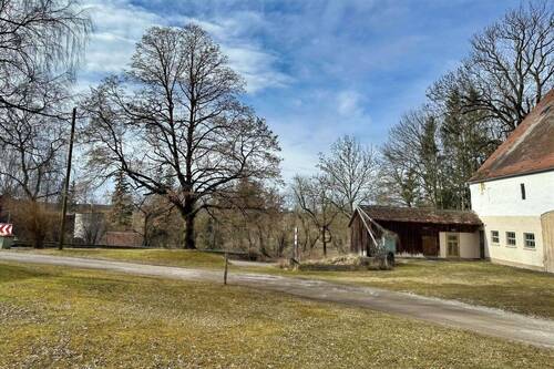 Freifläche / Garten - 7 Zimmer Bauernhaus, Landhaus zum Kaufen in Lamerdingen