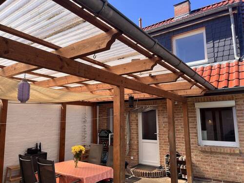 überdachte Terrasse - 5 Zimmer Doppelhaushälfte in Heide