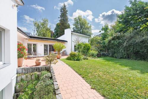 Terrasse mit Haus - 