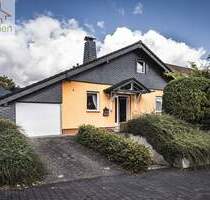 Mehr Raum, als man denkt - Bungalow mit Wohlfühlgarantie in ruhiger Lage - Flammersfeld