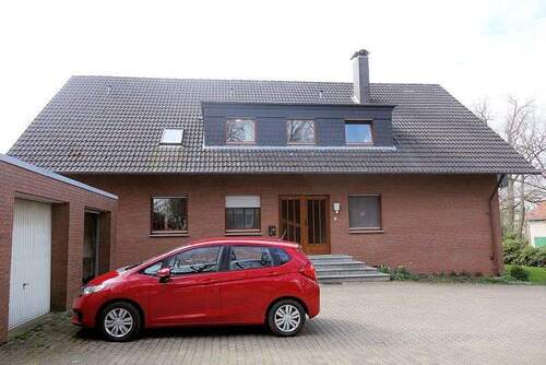 Eingang-Garagen - 3 Zimmer Etagenwohnung zur Miete in Enger