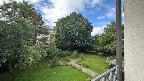 Blick vom Balkon / Gartenanlage - 