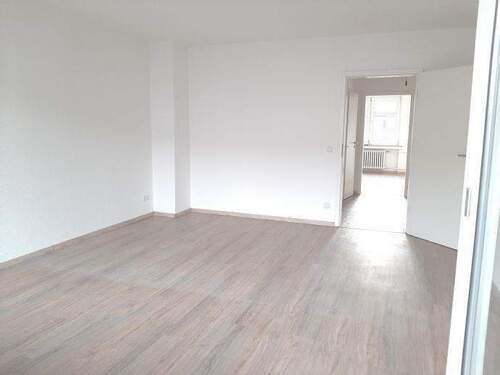 Wohnzimmer/Teilansicht - 3 Zimmer Etagenwohnung zur Miete in Duisburg