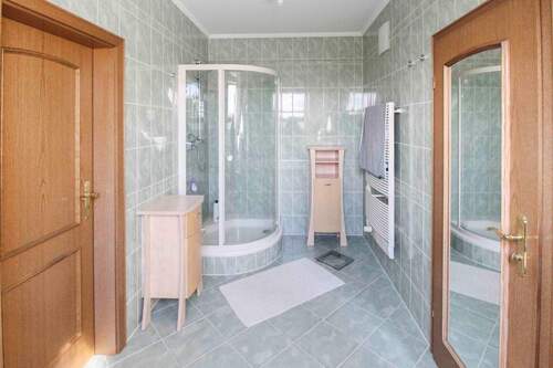 Badezimmer Dachgeschoss - 