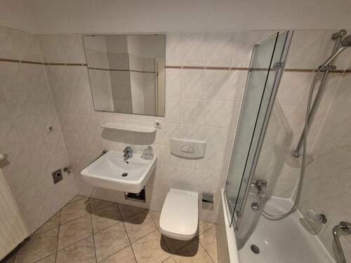 saniertes Bad - 1 Zimmer Etagenwohnung in Leipzig