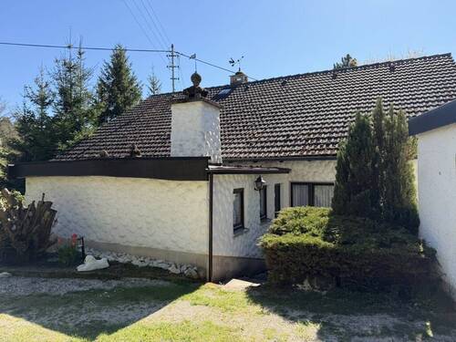 Haus 1 - 8 Zimmer Einfamilienhaus in Emtmannsberg