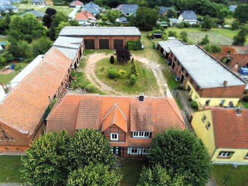 Straßenansicht - Ländliches Wohnen mit Charme - Vier Wohneinheiten mit Potenzial