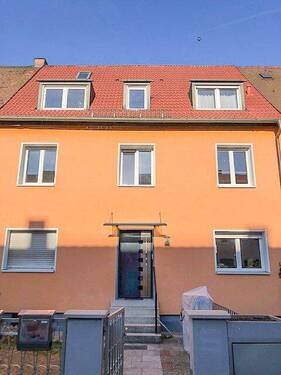 Hausansicht - TOP 3 Zi. Wohnung mit West-Balkon Nbg.- Eberhardshof Wohnung mieten