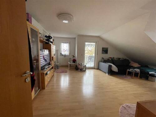 Wohnzimmer - Weitwinkelaufnahme - Etagenwohnung mit 72,00 m² in Baden-Baden zum Kaufen