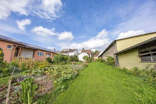 Garten - 6 Zimmer Einfamilienhaus zum Kaufen in Sachsenheim