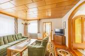 Wohnzimmer - Einfamilienhaus mit 122,00 m² in Sachsenheim zum Kaufen