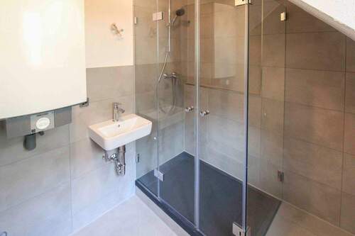 Tageslichtbad mit Dusche - 