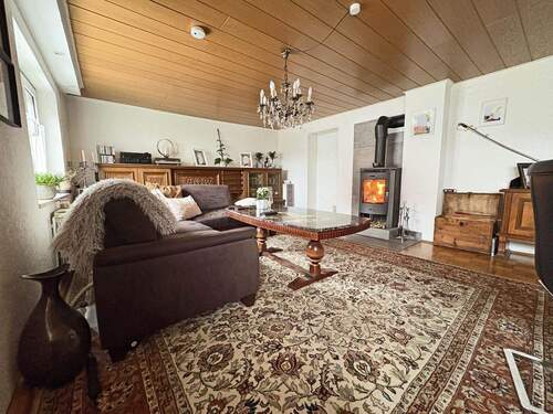 Wohnen Erdgeschoss Kaminofen - 6 Zimmer Mehrfamilienhaus, Wohnhaus zum Kaufen in Regensburg