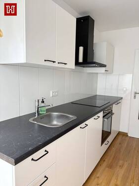 .. tolle Küche gegen Ablöse ! - Moderne 3 Zimmerwohnung mit zwei Balkonen und Garage in ruhiger Lage !