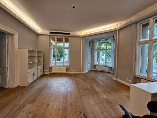 Büro mit Erker im EG - 