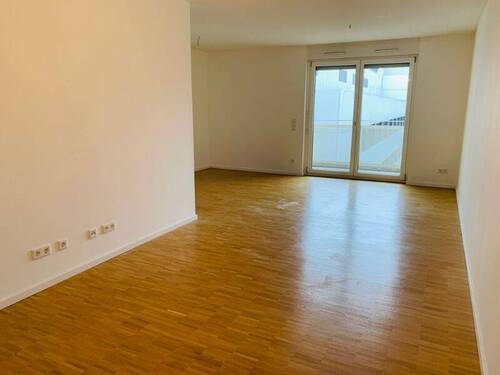 Wohnzimmer - 3 Zimmer Etagenwohnung zur Miete in Nürnberg