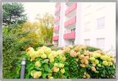 Außenansicht Vorderseite - +++ Helle 2-Zimmerwohnung mit schönem Ausblick +++