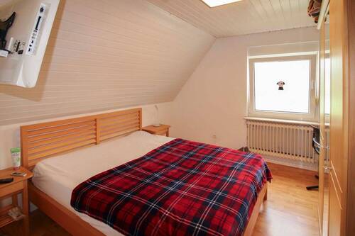 Schlafzimmer 1 - 5 Zimmer Einfamilienhaus in Großefehn