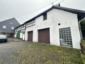 Garagen - 7 Zimmer Einfamilienhaus in Womrath